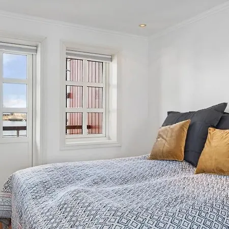 Lofoten Suiteapartments דירה